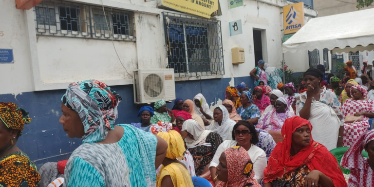 Paiement des allocations au bureau de Poste de Pikine